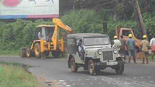 Recovering Tata 407 involved in accident using Jcb