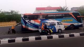 Bus Parkir 3 hari di Jalan raya karena Rusak.. : Pejuangan-Kebonjeruk#Video