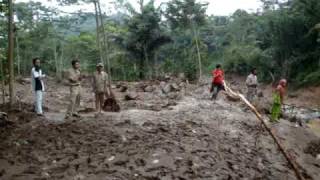 Video banjir bandang Cihaurbeuti - Material Longsor Penyebab Banjir