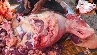 He cut the meat of the cow's leg with great skill | Beef Cutting | Cutting Skills | Meat Cutting