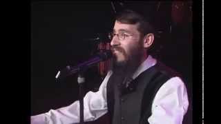 Avraham Fried Singing 'Nisht Gedaiget Yiden'