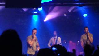 The Baseballs Umbrella live Barcelona, 29.09.2011