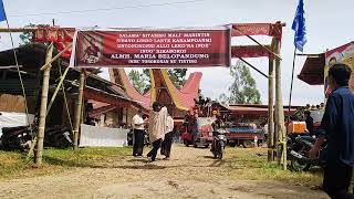 inilah TORAJA. Membawah SARIDAN Diata Mobil. RITUAL Rambu Solo' TORAJA