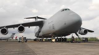 Come sollevare un aereo da oltre 172 tonnellate (C-5 Galaxy)