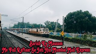 FULL Speed Se Jati Hui 12321-Howrah Mumbai Mail Express