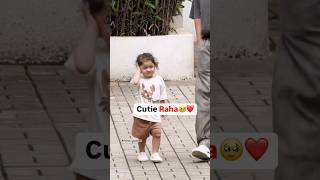 Cuteness overloaded RAHA 😘😌 walking by its own 🤪 such a cutie  💖  #rahakapoor #aliabhatt