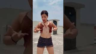 she doesn't care about her bra or clothes in public 🔥🔥| Hot Delhi girl making tiktok on roof