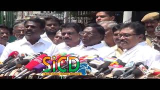 Puducherry CM Narayanasamy at the Meenakshi Sundareswarar temple in Madurai