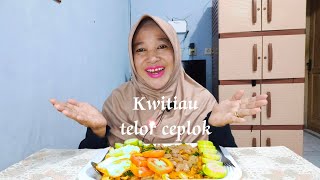 Mukbang kwitiau spesial baso.telor ceplok.lalapan tomat dan timun‼️rasa maknyos