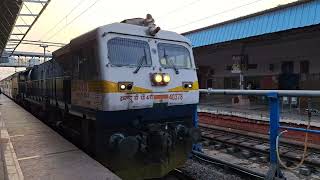 Late Running 12765 Amaravati Superfast Express Arrive Nizamabad