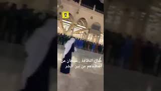 في الحرم النبوي العمال فقط من يصلون خلف الامام