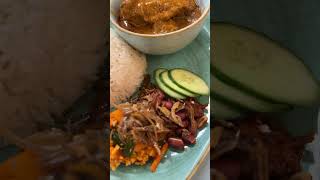 #nasilemak #chickencurry #roticanai #fried anchovies #friedpeanuts #sambal