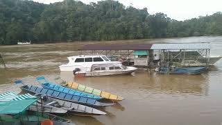 Sungai batang rajang agak pasang besar.