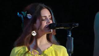 Lana Del Rey - Off To The Races (Live)