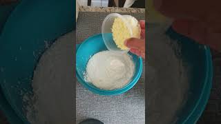 Com 3 ingredientes eu fiz esse pão de queijo de colher