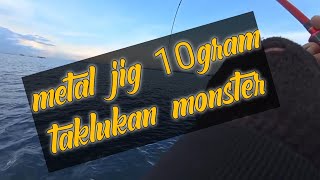 ultra light metal jig 10 gram taklukan monster || kesting pinggiran laut. @mbolang_fishing