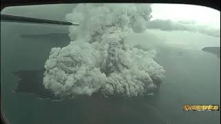 Erupção do vulcão Anak krakatoa