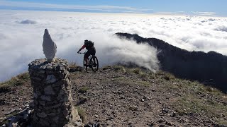 Sui sentieri delle OROBIE: L'incredibile cascata di nuvole sul Monte Costone.🥰