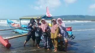 Pantai Teluk Penyu Cilacap