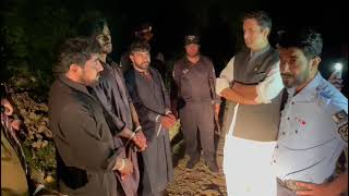 SSP Islamabad Syed Mustafa and DC Islamabad bravely talking to Qabza Group after their arrest