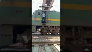 दुलहीन बना के Dulhin Bana Ke | Wag9 Locomotive #indianrailways #maurailfan #shorts