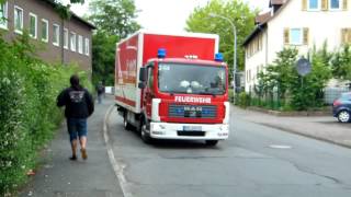 Feuerwehr Bebra Gerätewagen Logistik auf Einsatzfahrt