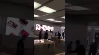 Quand un client mécontent détruit des produis Apple dans un magasin