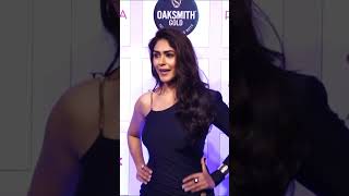 MRUNAL THAKUR looking gorgeous  at Pinkvilla Style Icon Awards 2024 TEJA VLOGS MASTI #bollywood