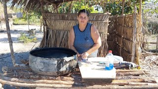 A SIMPLICIDADE DA ROÇA VOLTANDO AS ORIGENS LAVANDO ROUPA NO GIRAU ESPOSO ALIMENTANDO OS ANIMAIS.