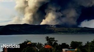 Volcán Taal en Filipinas entra en erupción de ceniza de 600 metros de altura