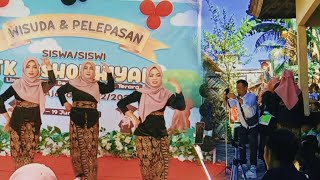 Tarian bunda TK Assholihiyah " Ngiring Simpang"