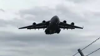 C-17 aterrizando