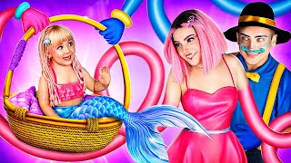 Mermaid a Fost Adoptată de Mami Picioare Lungi!