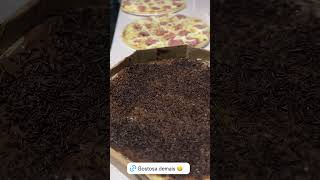 Chocolate a pizza que mais vende brigadeiro ao som da Xuxa.