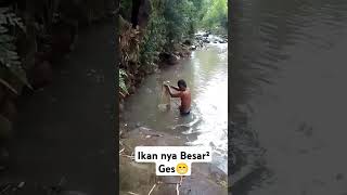 Menjala di sungai yg dangkal