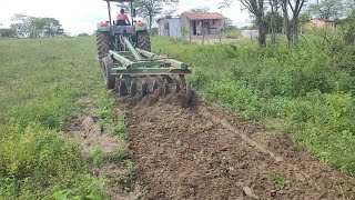 HOJE VAI VIM UM TRATOR PARA ARAR MINHA TERRA SERA QUE HOJE consegui