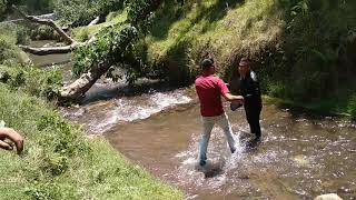 Primera caída del Cheke en el río, Temoaya, México 2018 meme