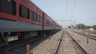 20 minutes late running Raigarh bound Gondwana Exp skipping Mandhar at 110kmph.Enjoy the track sound