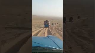 Zamyad importong fuel to Balochistan from Iranزامیاد ایران سےڈیزل لاتے ریت کا مشکل سفر طے کر رہے ہیں