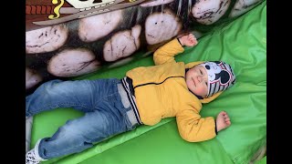 Daniel’s fun adventures on a trampoline. Весёлые приключения Даниеля.