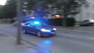 *VERY FAST* Estonian unmarked blue police patrol car responding in Tartu