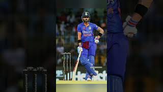 Mohhammad siraj ने कहा viratkohli के trophy jitna ho ga #shortfeed #treanding #cricket