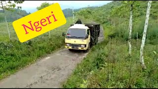 TRUK OLENG GAK KUAT NANJAK DIJALAN KECIL TASIKMALAYA.