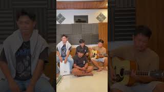 Cover lagu duka #cover #mungkinhariiniesokataunanti #namunakuakantetapdisini #coversong #covermusic