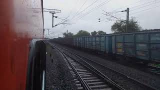 Train in heavy rain. Durg Jammutawi crossing with sarnath, durg betwa & skips siliyari.#wap7