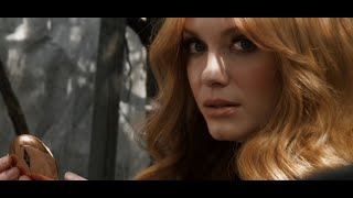 Christina Hendricks sees you!   VIDEO LOOP!