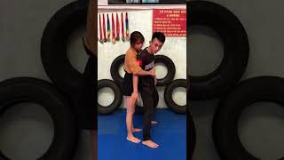 Tự Vệ Nữ Bị Ôm Phía Sau #shorts #vothuat #kungfu