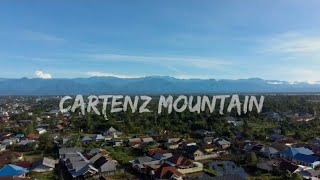 Pemandangam indah gunung Cartenz papua.