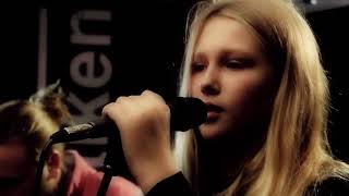 Let Her Go: Olivia Emanuelsson / Linus Frii