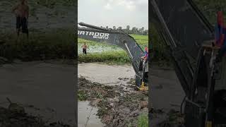 👆 Excavator Matador Shantui Vs. Deep Water In Canal Part 152